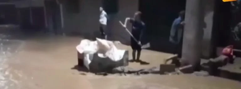 Flash floods wreak havoc in northwestern Algeria, killing eight