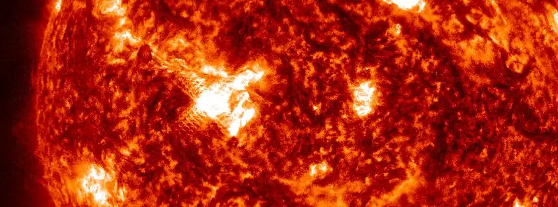 Strong M8.7 solar flare erupts from Region 3435