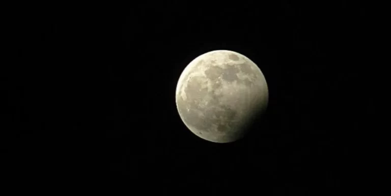 October 28 partial lunar eclipse visible in eastern Americas, Europe, Africa, Asia, and Australia