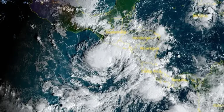 satellite image of tropical cyclone pilar at 1330 utc on october 31 2023