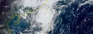 Typhoon “Koinu” hits Taiwan with record-breaking winds