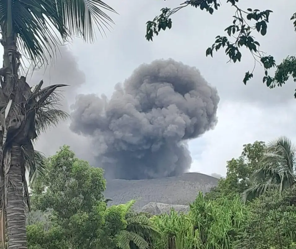 vanuatu eruption october 12 2023 bg