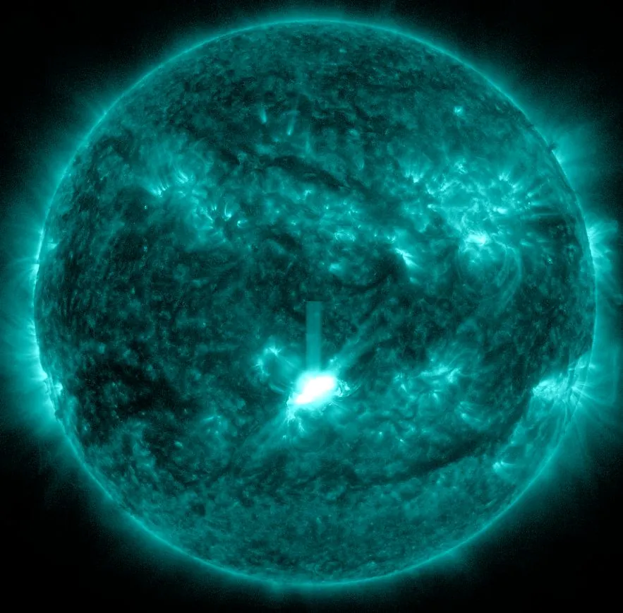 m9.8 solar flare 1949 utc on november 28 2023 aia 131