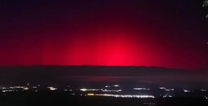 red aurora over greece november 5 2023