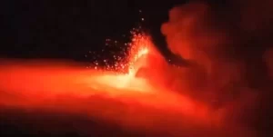 Strong explosive eruption, lava fountains at Etna volcano, Aviation Color Code raised to Red, Italy