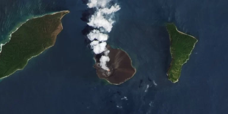 satellite image of anak krakatau on december 2 2023 captured by Landsat 8 f