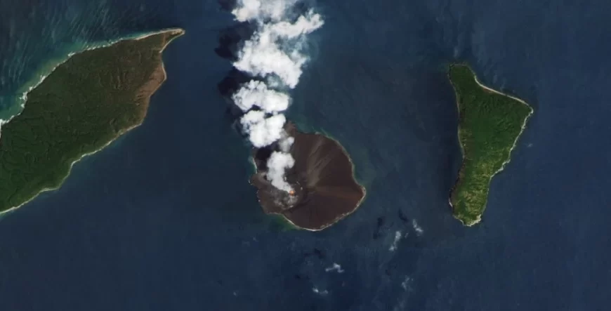 satellite image of anak krakatau on december 2 2023 captured by Landsat 8 f