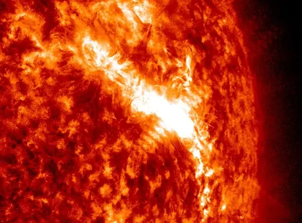 x2.8 solar flare on december 14 2023 sdo aia 304