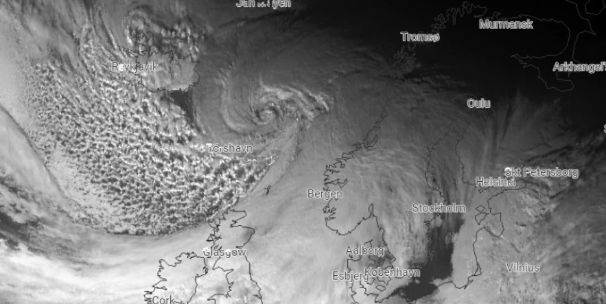 Red warnings for violent winds issued as Storm Ingunn approaches Norway