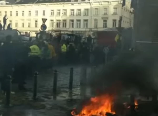 Violent clashes outside European Parliament amid massive farmer protests february 1 2024