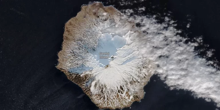 gareloi island sentinel-2 satellite image january 19 2024