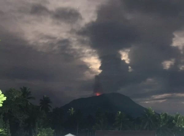 ibu volcano eruption at 1640 utc on january 31 2024