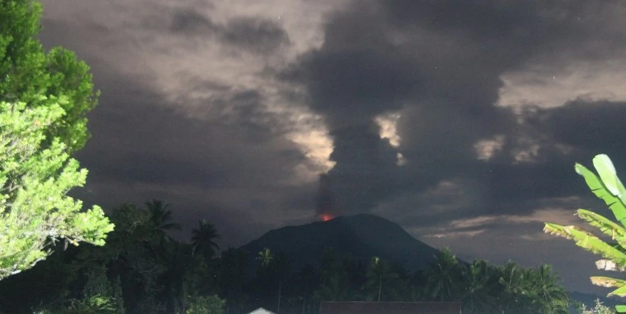 ibu volcano eruption at 1640 utc on january 31 2024