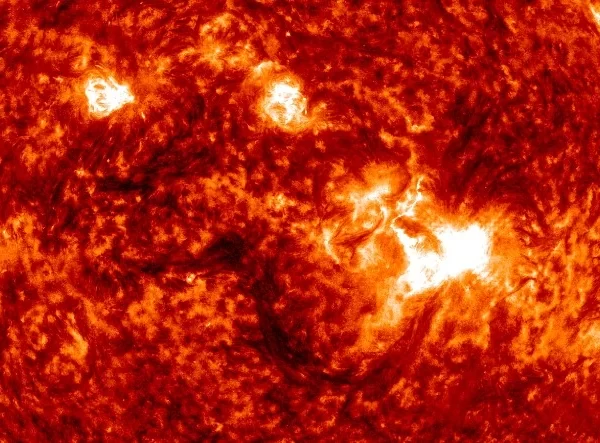 M6.5 solar flare erupts from AR 3576, G2 – Moderate geomagnetic storm watch
