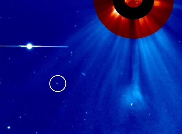 Comet disintegrates as it plunges into the Sun