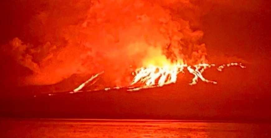 Large lava flows form in first eruption at Fernandina volcano since 2020, Galapagos f