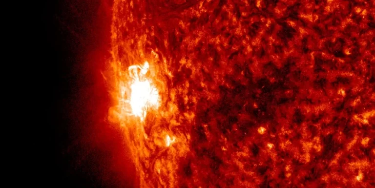 m6.7 solar flare march 18 2024 aia 304 f