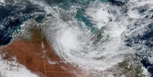 Category 3 Tropical Cyclone “Megan” hits Gulf of Carpentaria, stranding residents of Borroloola