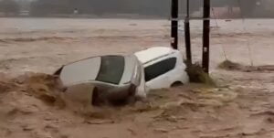 Heavy rains trigger major flash floods across Oman
