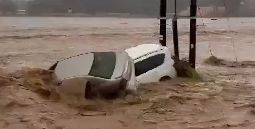 Heavy rains trigger major flash floods across Oman april 14 2024