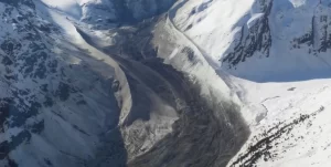 Large rock avalanche strikes Swiss Alps near Italian border