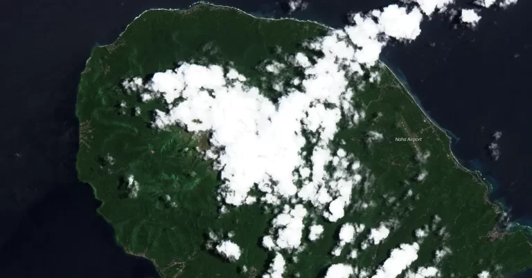 awu volcano indonesia april 4 2024