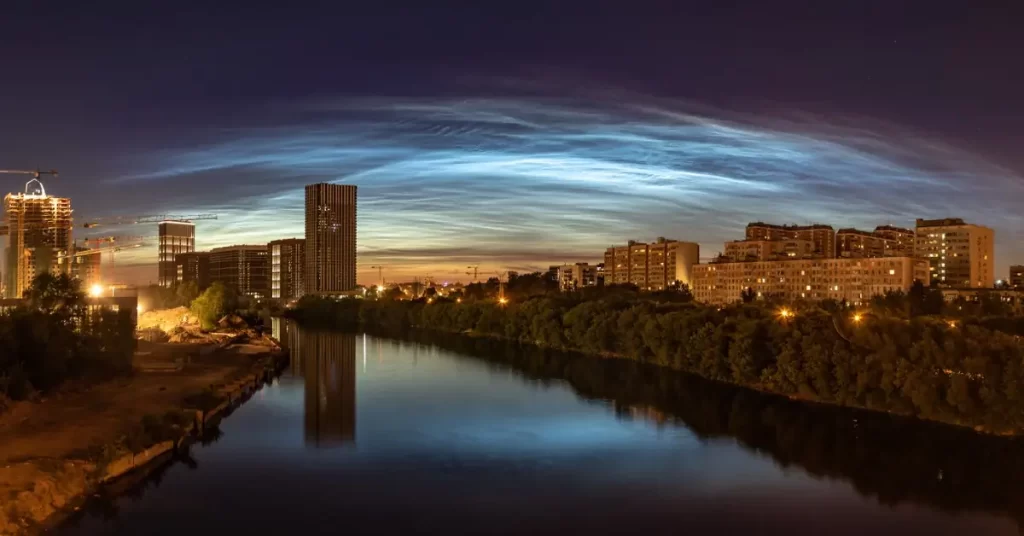 noctilucent clouds by Dmitry Kolesnikov