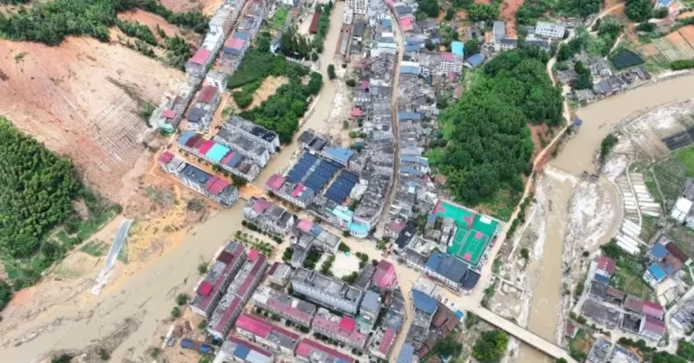 Flash floods and mudflows claimed 7 lives in China's Hunan province, 3 people remain missing july 2024