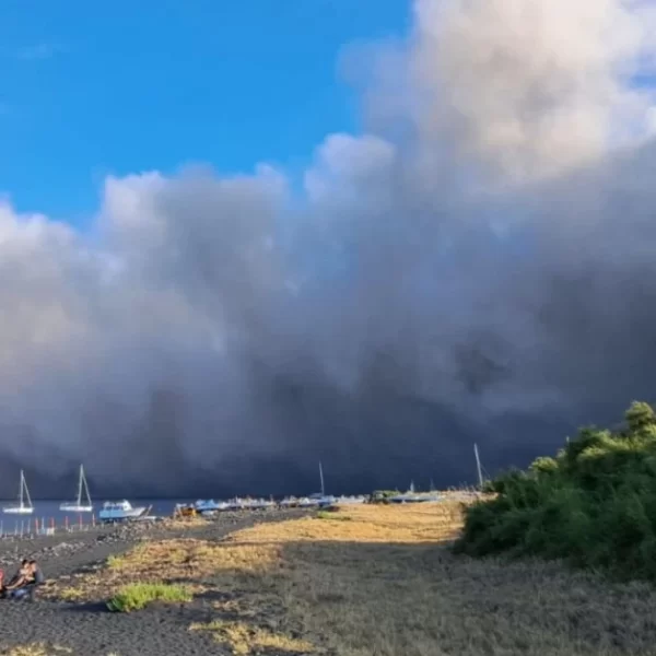 Red alert at Stromboli volcano after increased activity, large pyroclastic flows, Italy july 2024
