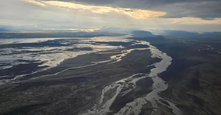 Strong glacial flood in Mýrdalsjökull, Aviation Color Code for Katla raised to Yellow, Iceland f