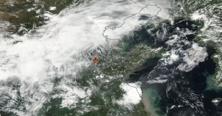 Extreme rainstorm hits China's Mount Tai, causing severe flooding
