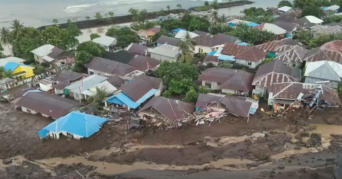 Flash floods and landslides claim 13 lives in Indonesia, 6 people remain missing august 2024
