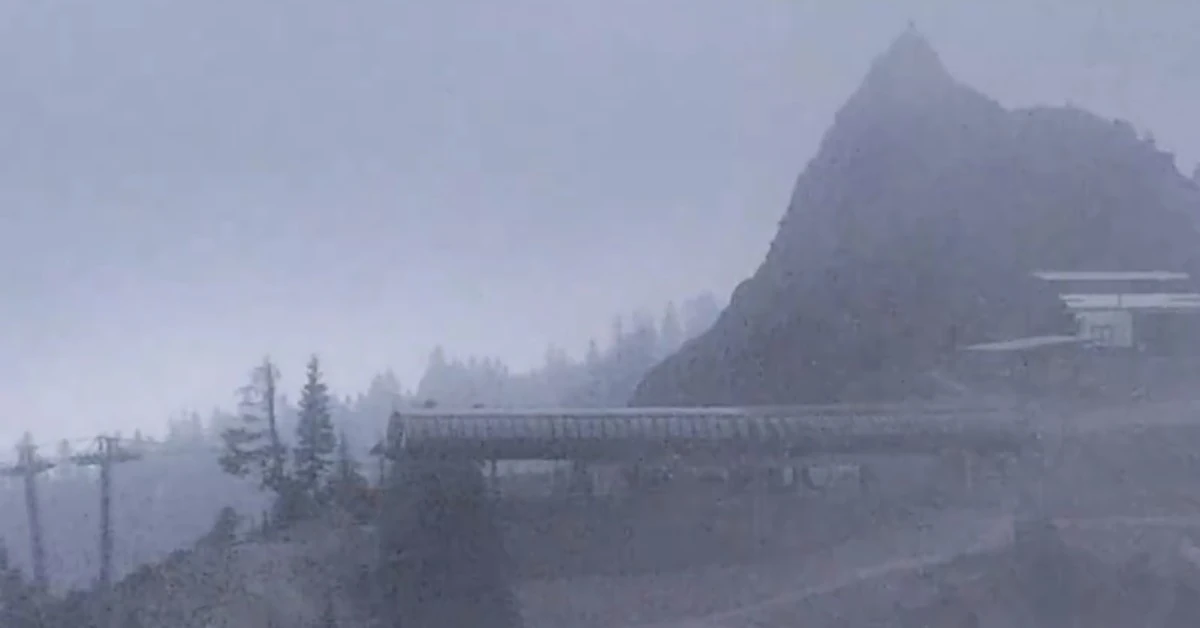 Palisades Tahoe, California sees rare snow in August, causing the closure of Highway 89 2024