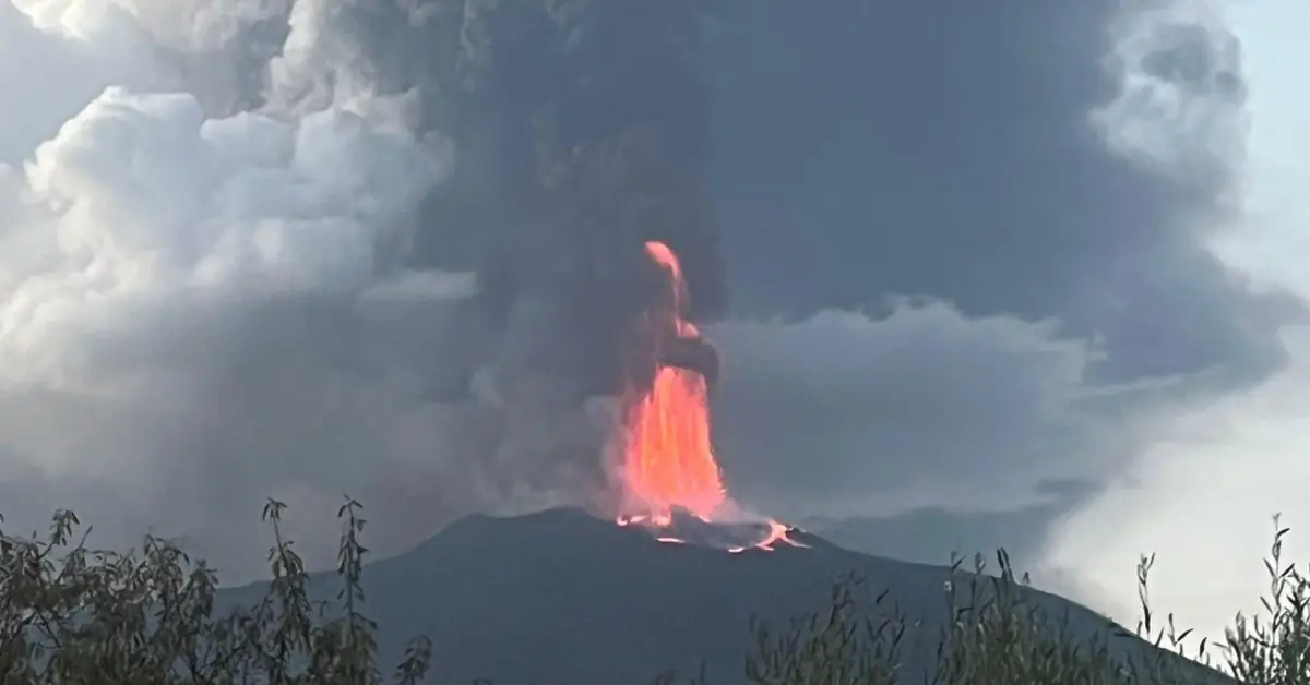 etna eruption august 4 2024 by val anton