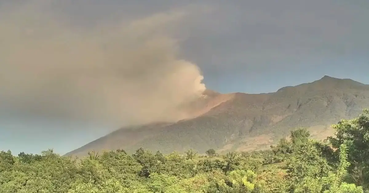 Record-high sulfur dioxide emissions force evacuations around Kanlaon volcano, Philippines september 10 2024