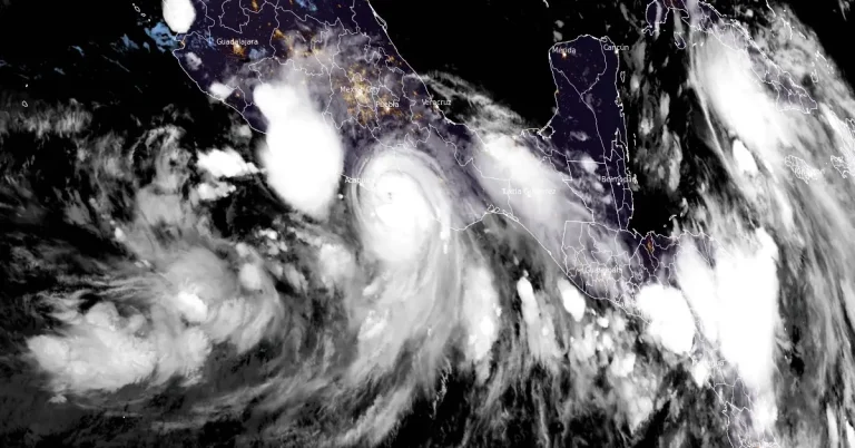 hurricane john landfall in mexico at 0320 utc on september 24 2024 f