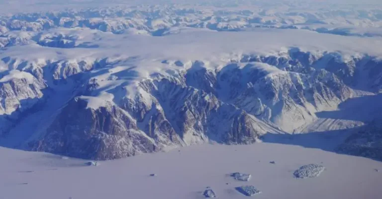 Renland ice cap in eastern Greenland as seen from the air.