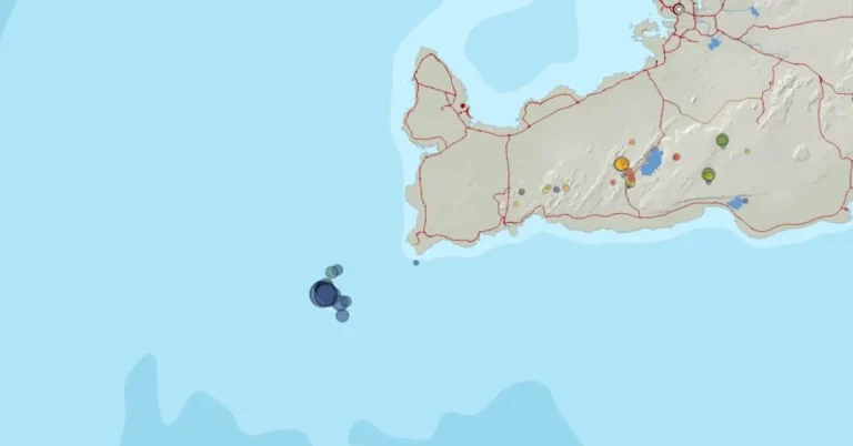 reykjanes ridge earthquake swarm october 14 2024