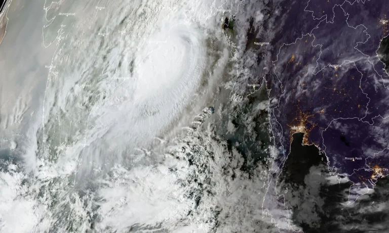 satellite image of severe cyclonic storm dana at 1020 utc on october 24 2024 f2