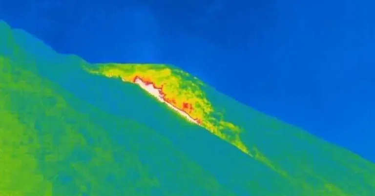 stromboli volcano eruption october 9 2024