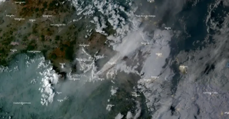 volcanic ash rising from popocatepetl volcano at 2300 utc on october 25 2024 goes-east satellite image f