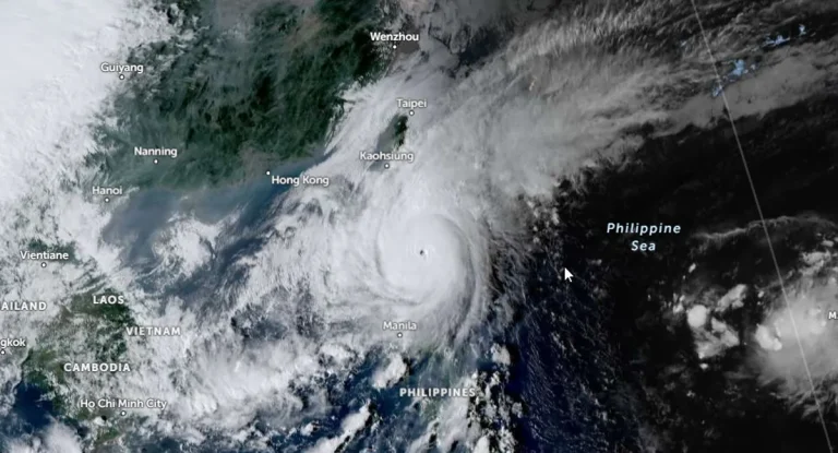 Satellite image of Typhoon "Yinxing"(Marce) at the time of first landfall over Santa Ana at 08:00 UTC on November 7, 2024