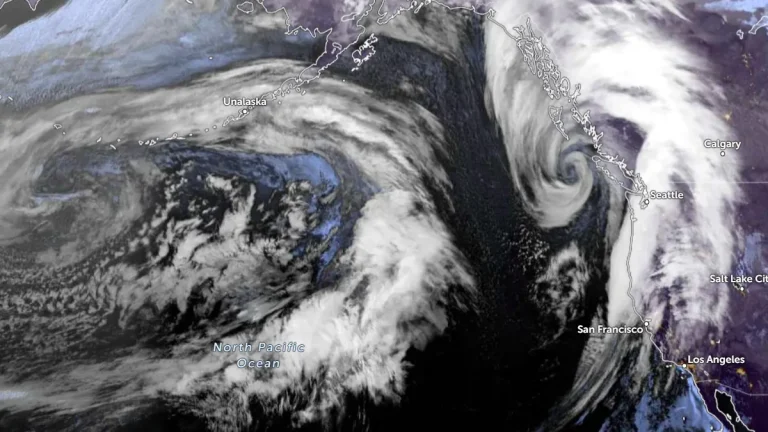 Atmospheric rivers developing over North Atlantic