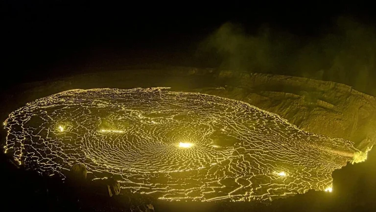 Halema'uma'u eruption captured from West Rim