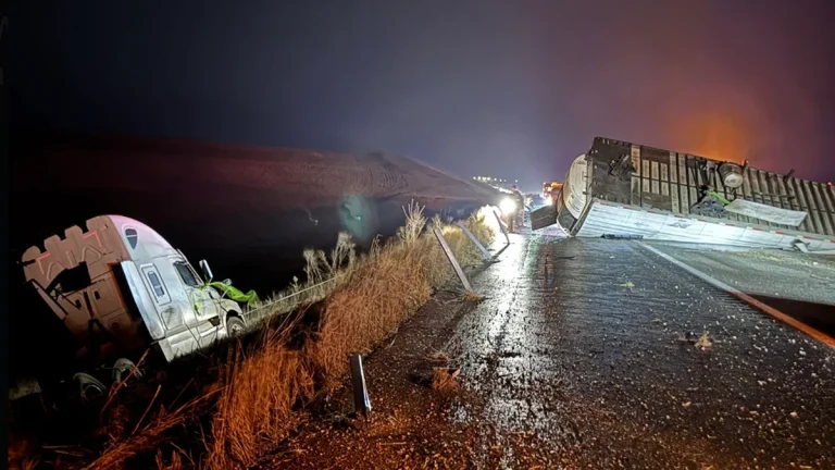 Crash on I-880 in western Iowa