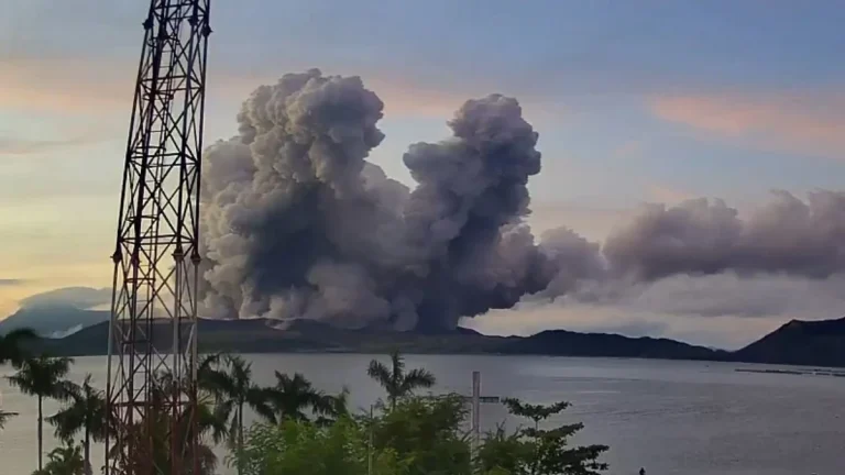 Phreatomagmatic eruption at Taal Volcano, ashfall reported in Agoncillo and Laurel, Philippines december 2024