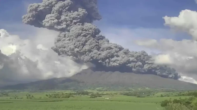 kanlaon volcano eruption december 8 2024