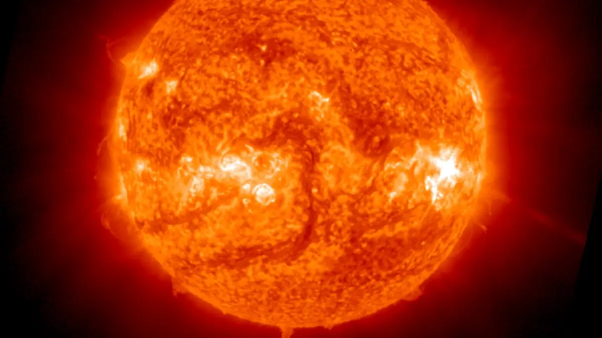 x2.2 solar flare goes-16 suvi 0904utc december 8 2024 f