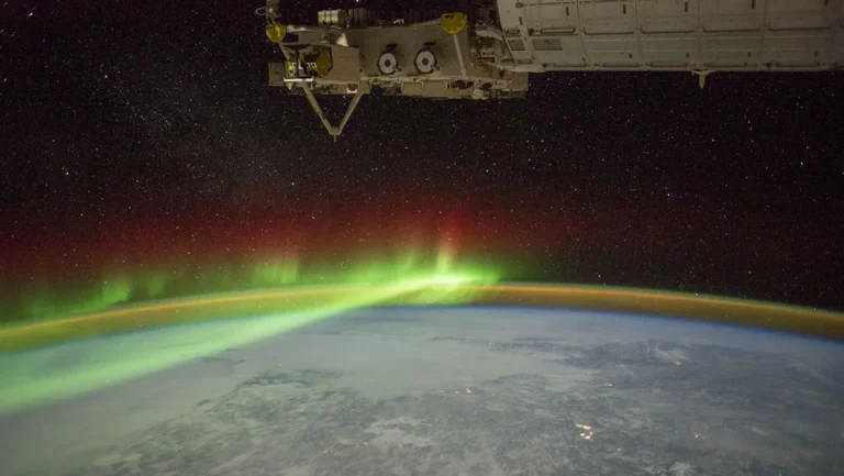 Aurora and Manicouagan Crater from the Space Station