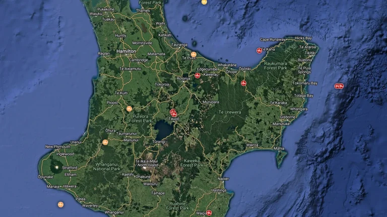 Earthquakes near Taupo by SAM/TW